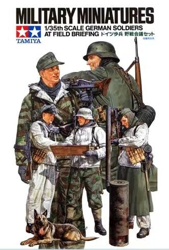 Tamiya 1/35 German Soldiers at Field Briefing 35212